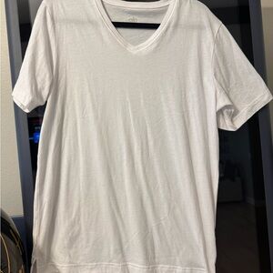 ALO Yoga White V-Neck Short Sleeve Tee